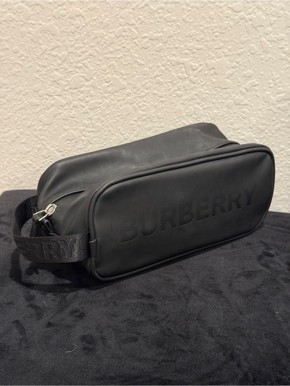 Burberry Men’s Black Toiletery Pouch / Case